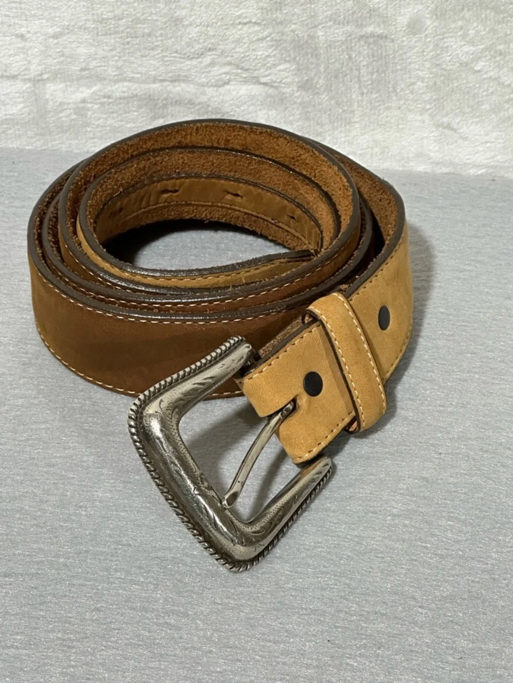 Cody James Two toned Leather Belt with Silver Buckle like new condition size 44